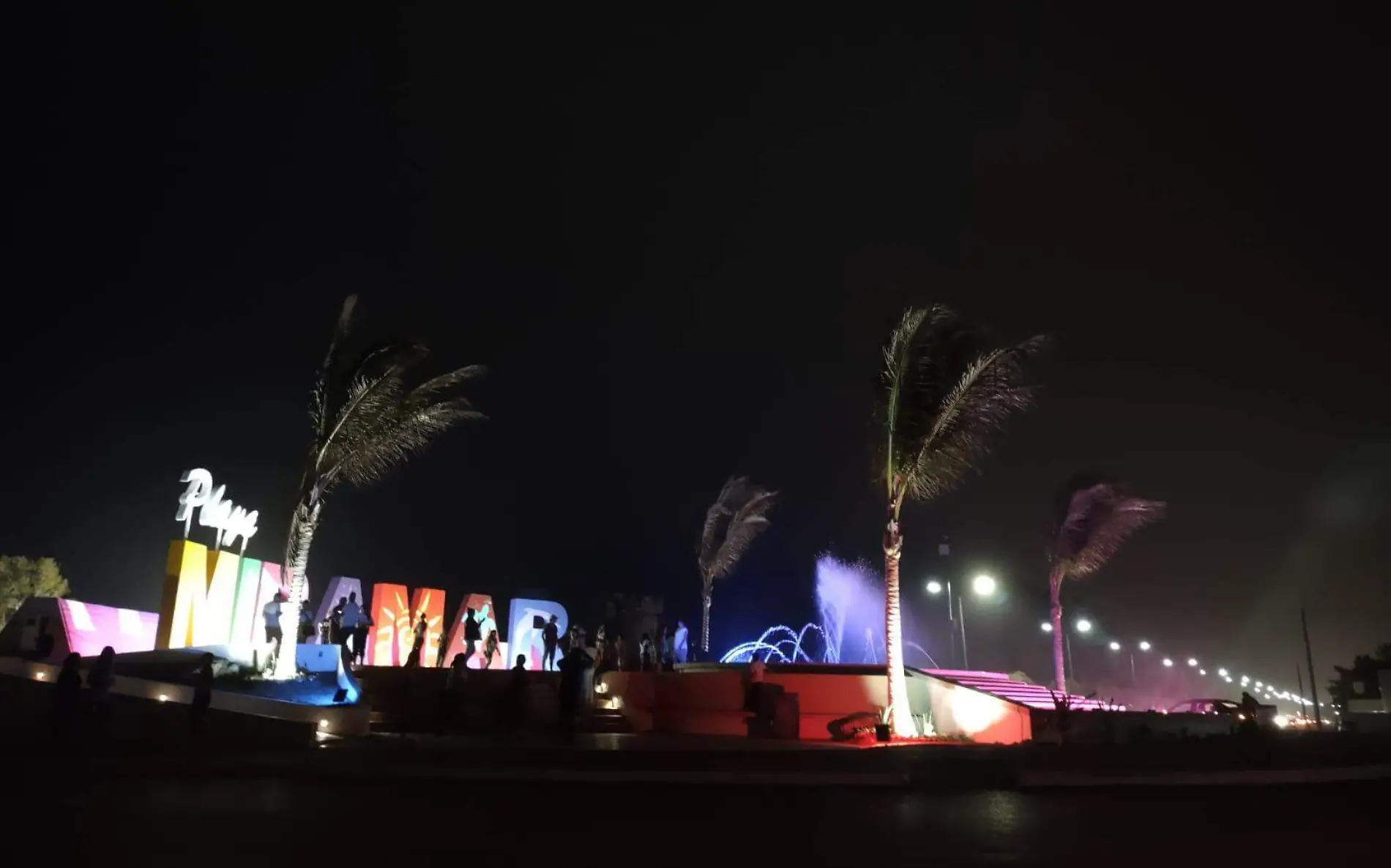 PLAYA DE NOCHE